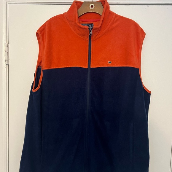 Crown and Ivy Fleece Vest - Picture 2 of 5